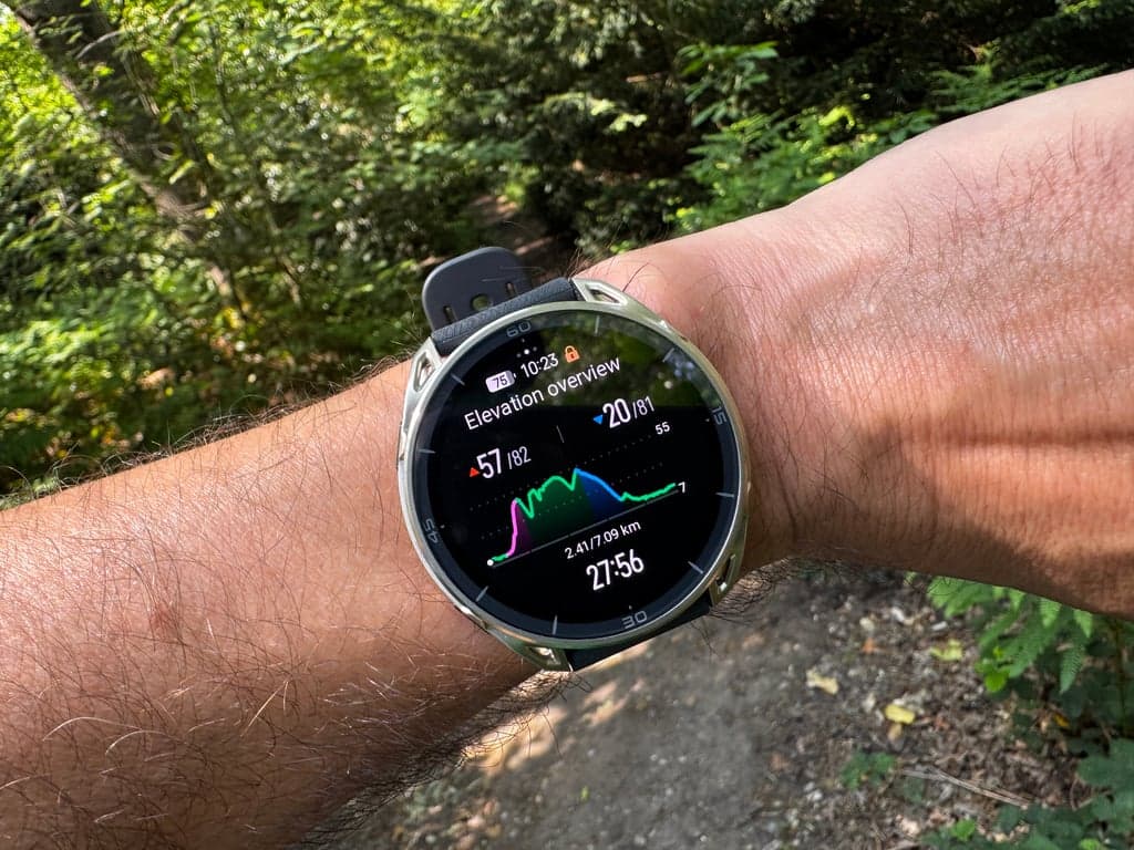 Amazfit Cheetah 2 Ultra : GPS, batterie et trail face à Garmin